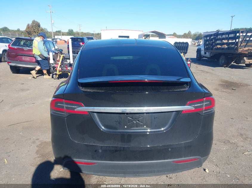 TESLA MODEL X - zdjęcie 16