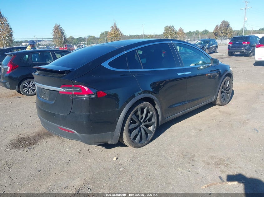 TESLA MODEL X - zdjęcie 4