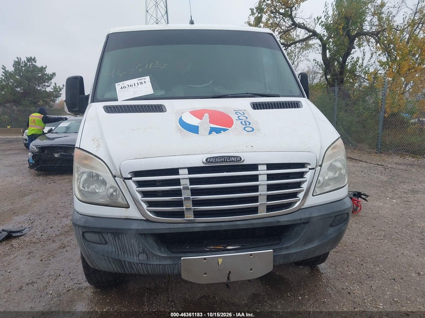 2013 FREIGHTLINER SPRINTER 2500 · Фото 6