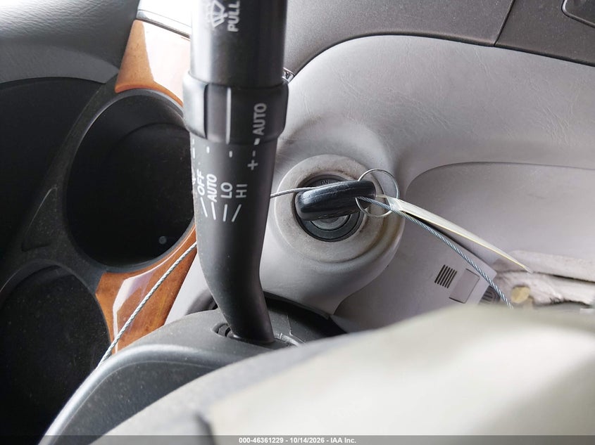 2005 LEXUS ES 330 · Фото 11