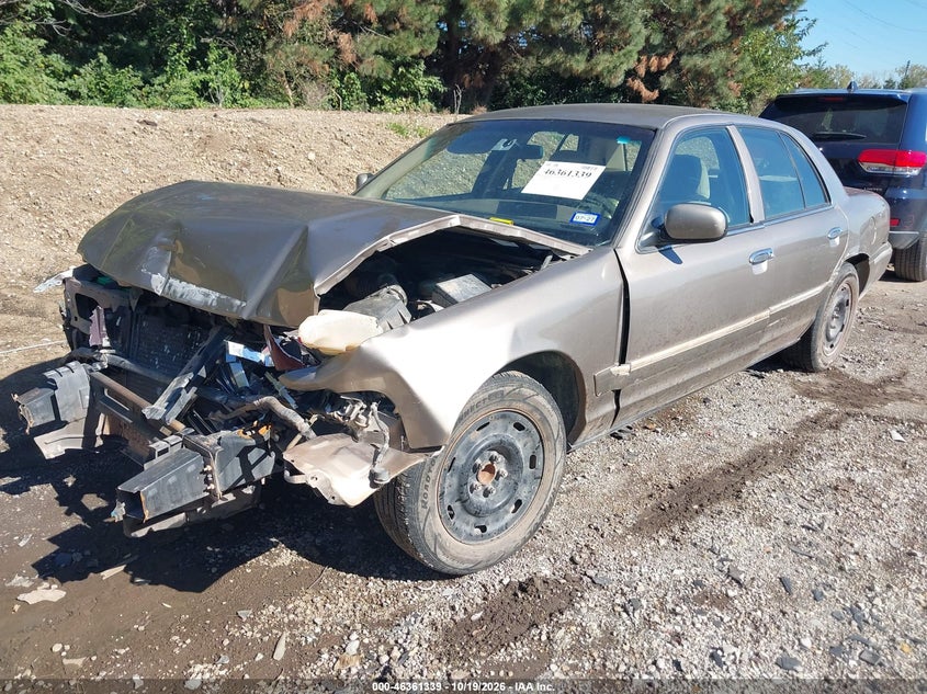 2003 Mercury Grand Marquis Gs, Front End, IAAI, VIN 2MEFM74W83X710080 — photo 2
