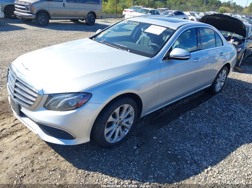 2018 Mercedes-Benz E 300 4Matic, Flood, IAAI, VIN WDDZF4KB8JA435958 — photo 2