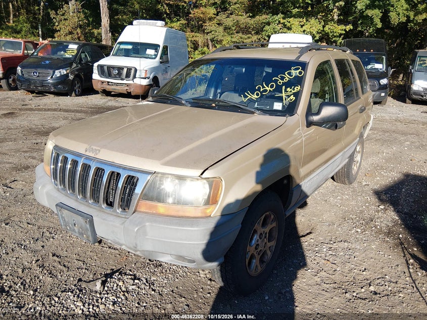 2000 Jeep Grand Cherokee Laredo, Normal Wear & Tear, IAAI, VIN 1J4GW48S4YC297434 — photo 2