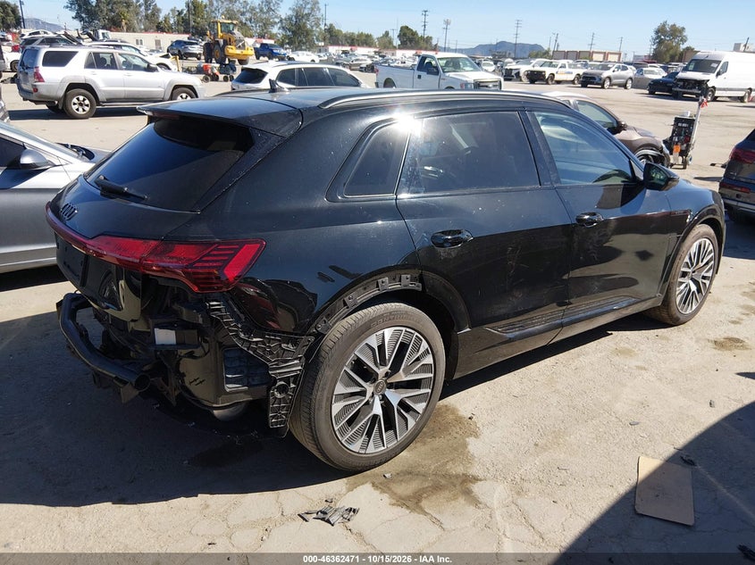 Vin: wa15aage7rb055440, lot: 46862756, audi q8 e-tron premium plus quattro 20244