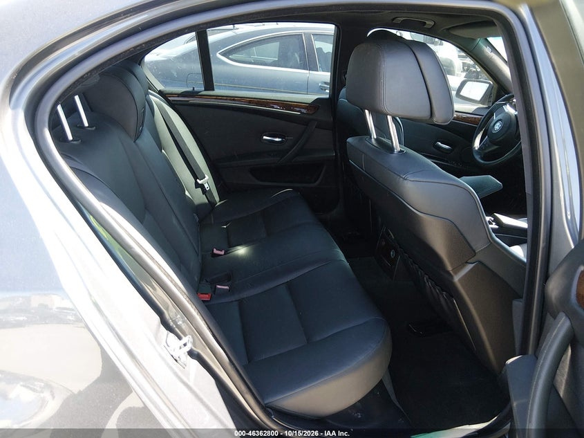 2009 BMW 528I · Фото 8