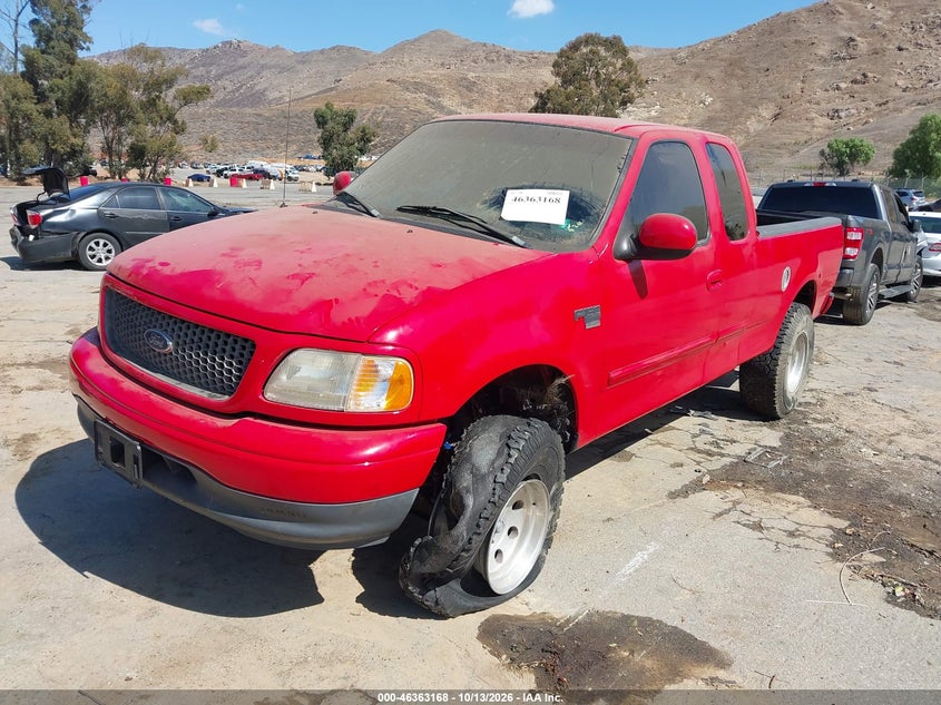 2000 Ford F-150 Lariat/Work Series/Xl/Xlt, Normal Wear & Tear, IAAI, VIN 1FTRX17L2YKA98392 — photo 2