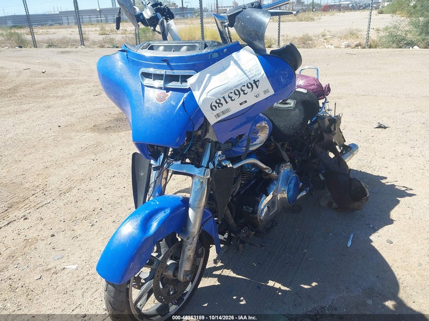 HARLEY-DAVIDSON FLHX 2015