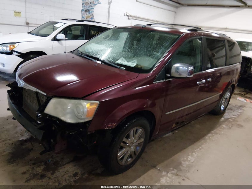 2008 Chrysler Town & Country Limited, Front End, IAAI, VIN 2A8HR64X08R766484 — photo 2