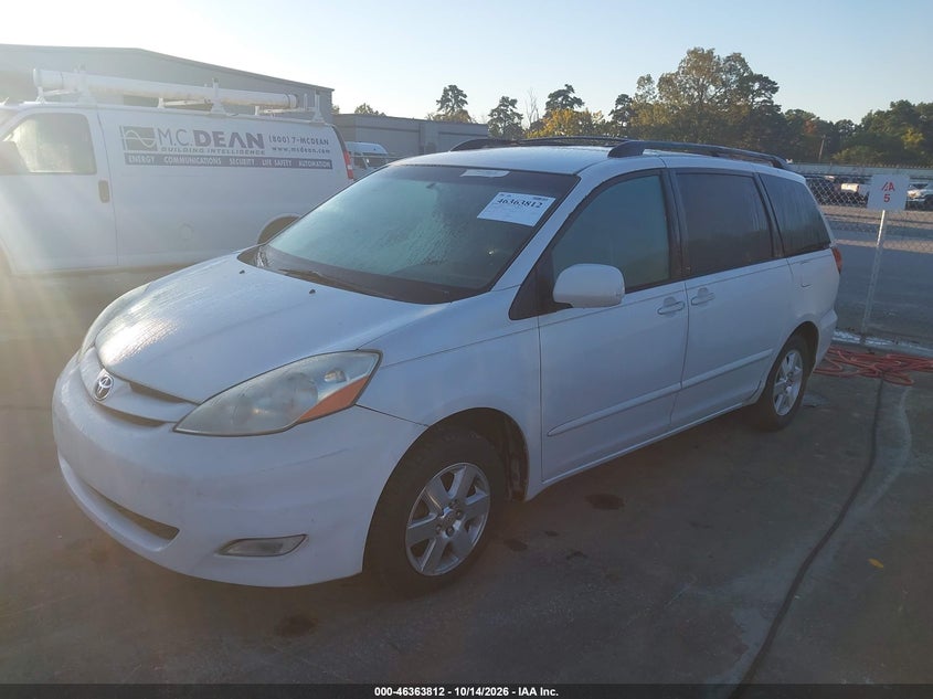 2007 Toyota Sienna Xle, Normal Wear & Tear, IAAI, VIN 5TDZK22CX7S021790 — photo 2