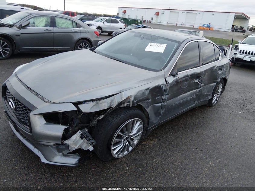 2018 Infiniti Q50 3.0T Luxe, Левый бок, IAAI, VIN JN1EV7AR6JM439178 — фото 2