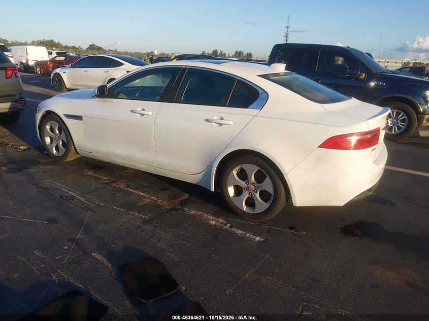 Vin: sajar4fx8jcp38149, lot: 46864933, jaguar xe 25t 20183