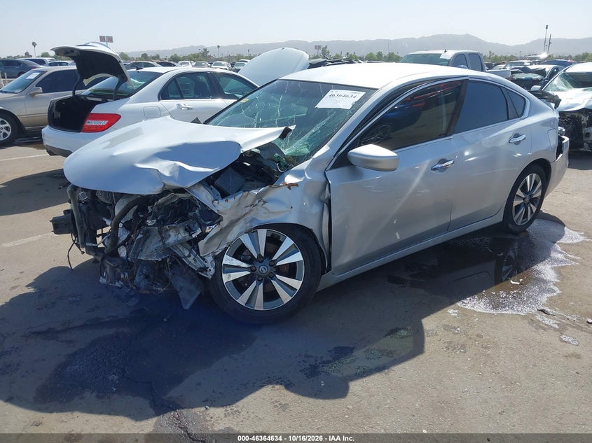 2013 Nissan Altima 2.5, Left Front, IAAI, VIN 1N4AL3AP9DN495404 — photo 2