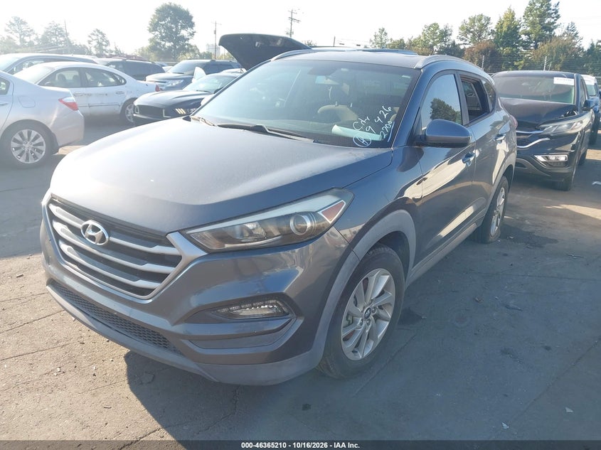2017 Hyundai Tucson Se, Угон, IAAI, VIN KM8J33A45HU252700 — фото 2