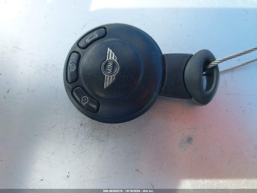 2008 MINI COOPER S · Фото 11