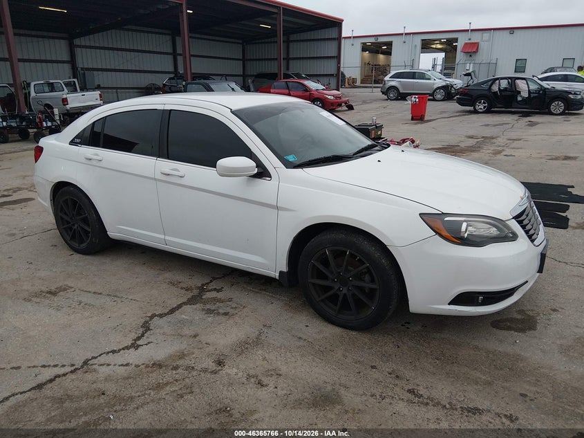 Vin: 1c3ccbbb2en195371, lot: 46866078, chrysler 200 touring 2014 img_1