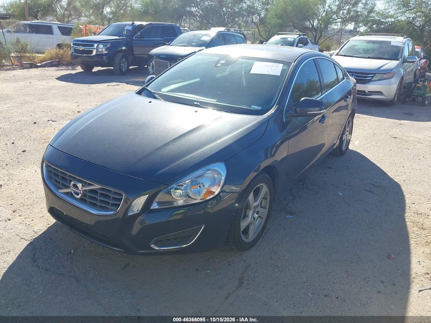 2012 Volvo S60 T5, Right Side, IAAI, VIN YV1622FS5C2090905 — photo 2