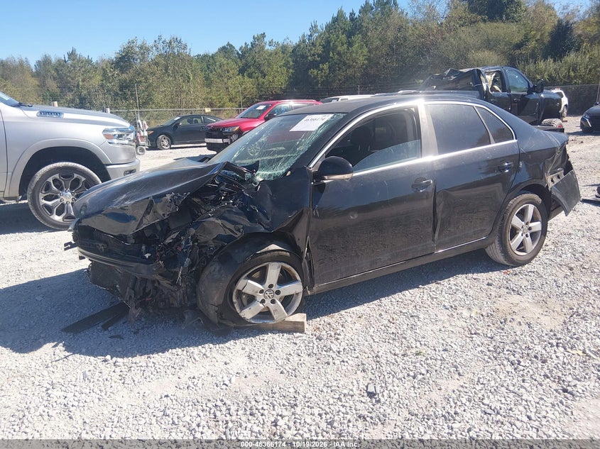 2008 Volkswagen Jetta Se, Front & Rear, IAAI, VIN 3VWRM71K58M169103 — photo 2