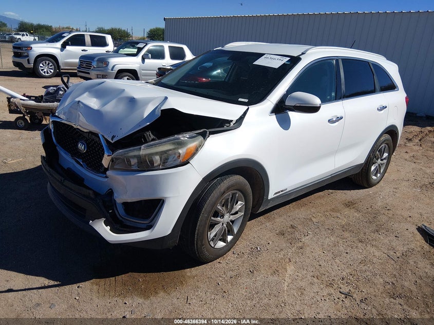 2017 Kia Sorento 3.3L Lx, Left & Right Side, IAAI, VIN 5XYPGDA57HG327612 — photo 2