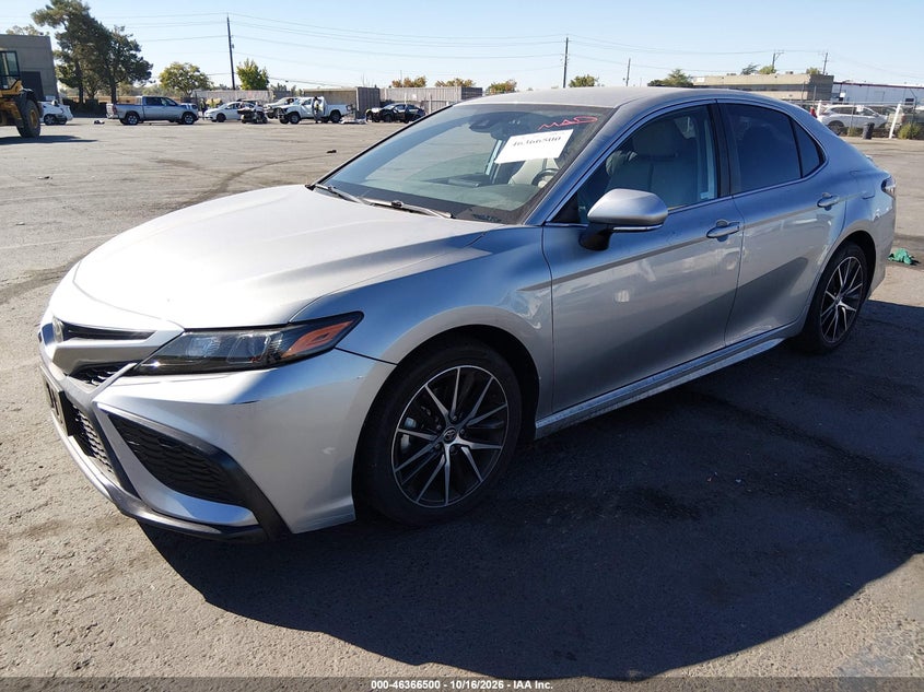 2021 Toyota Camry Se, Right Side, IAAI, VIN 4T1T11AK1MU606465 — photo 2