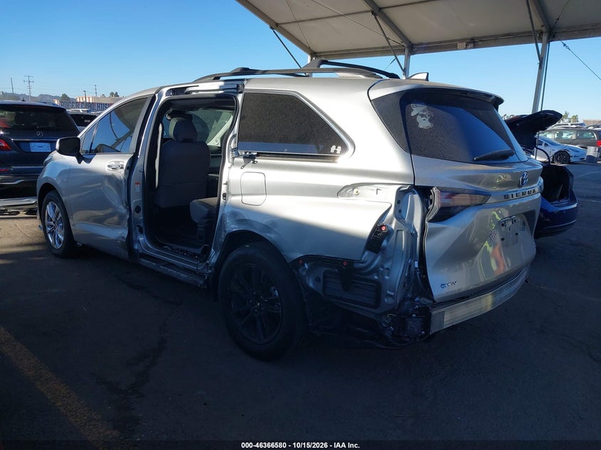 Vin: 5tdjrkec3ss252429, lot: 46866892, toyota sienna xle 20253
