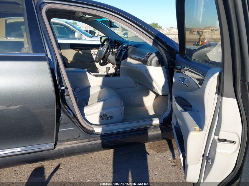 2010 LEXUS LS 460 · Photo 5