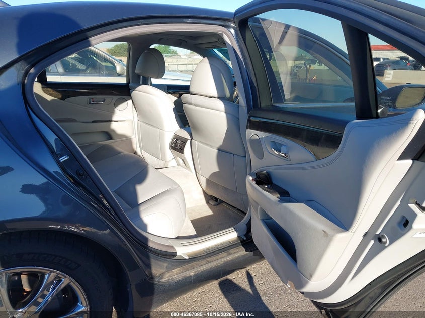2010 LEXUS LS 460 · Photo 8