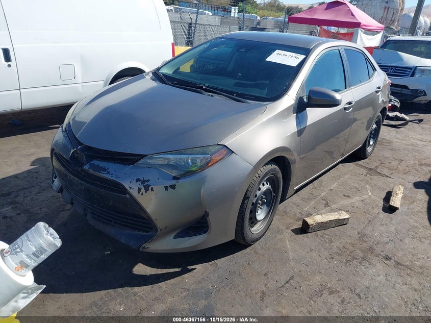 2018 Toyota Corolla Le, Обычный износ, IAAI, VIN 5YFBURHE2JP823098 — фото 2