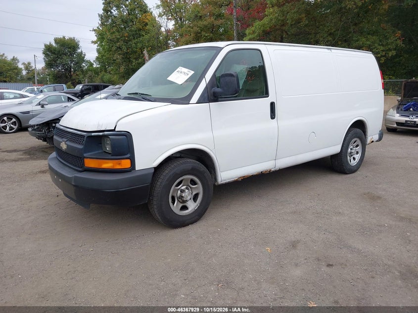 2006 Chevrolet Express Work Van, Front End, IAAI, VIN 1GCFG15X461271955 — photo 2