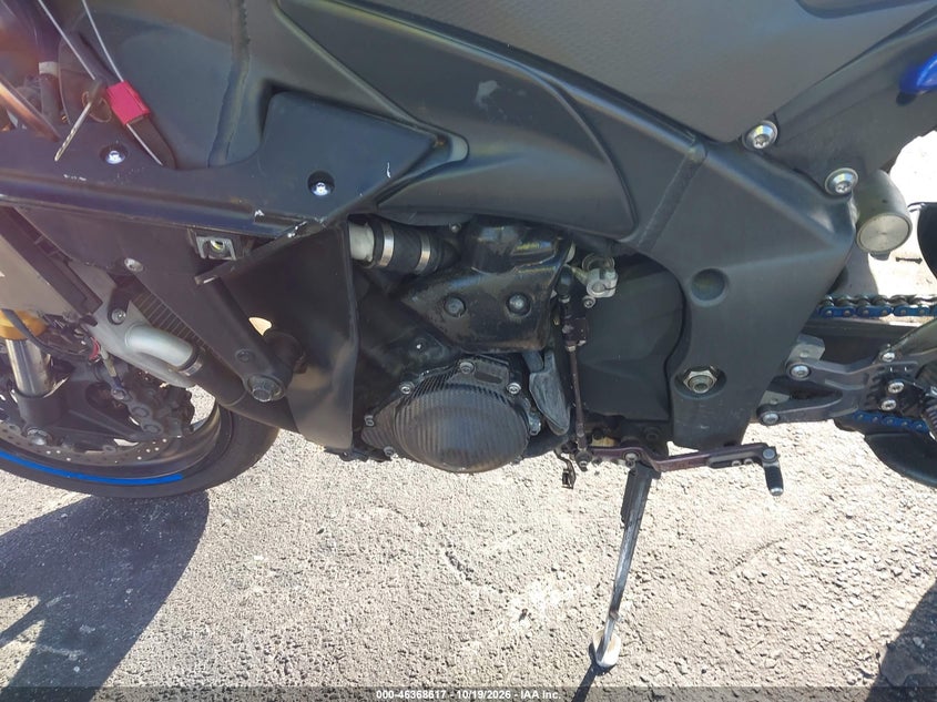 YAMAHA YZFR1 2010