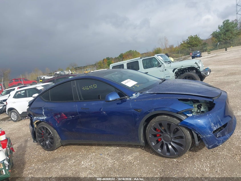 TESLA MODEL Y - zdjęcie 13