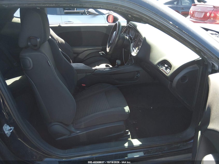 2018 DODGE CHALLENGER SXT · Photo 5