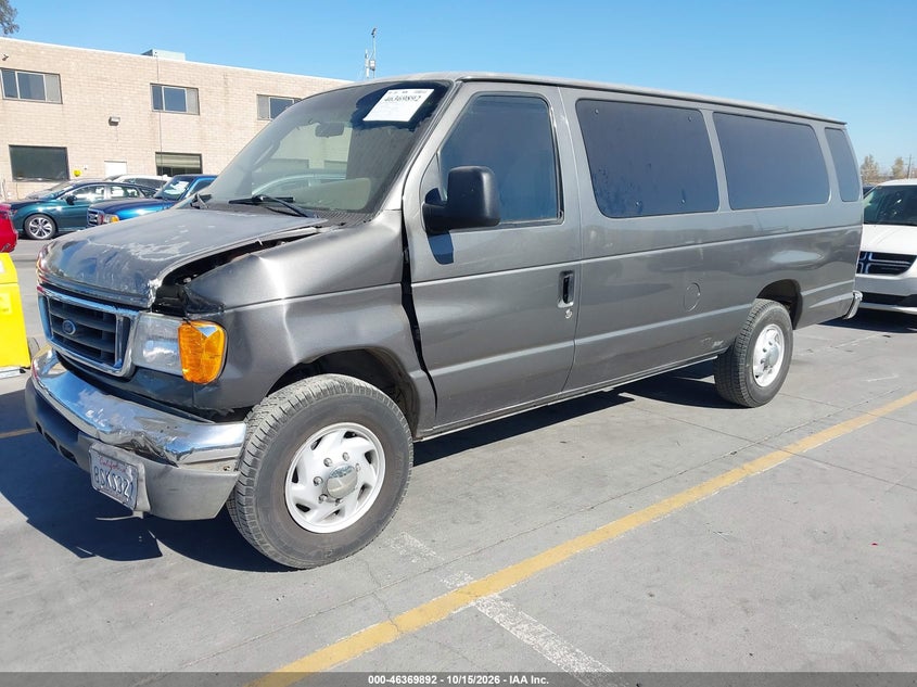 2005 Ford E-350 Super Duty Xl/Xlt, Удар спереди, IAAI, VIN 1FDSS31P45HB40444 — фото 2