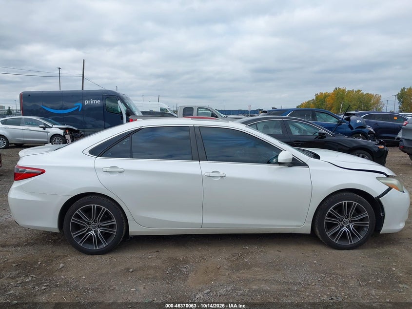 TOYOTA CAMRY - zdjęcie 14