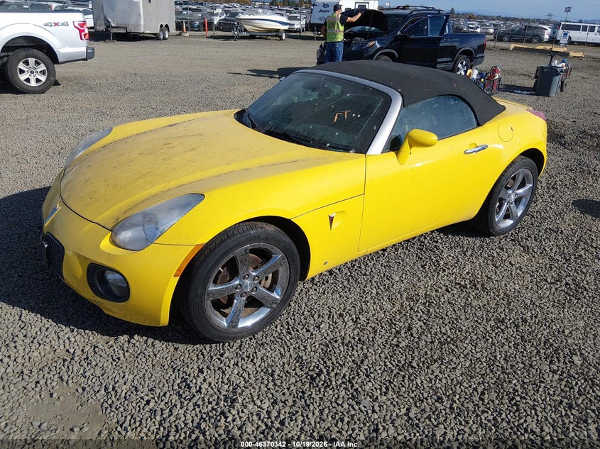 2008 PONTIAC SOLSTICE GXP · Photo 2