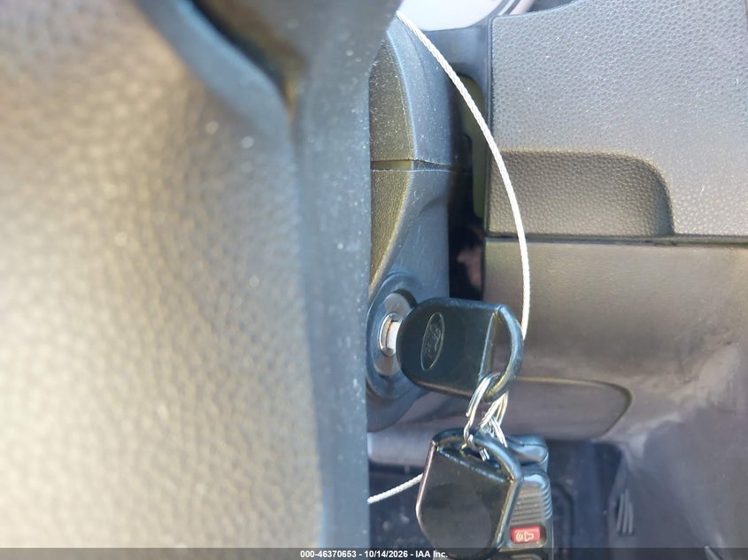 2010 FORD FOCUS SE · Фото 11