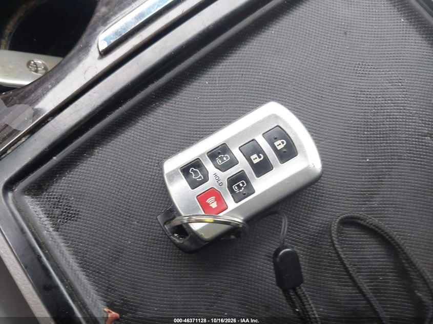 TOYOTA SIENNA - zdjęcie 11
