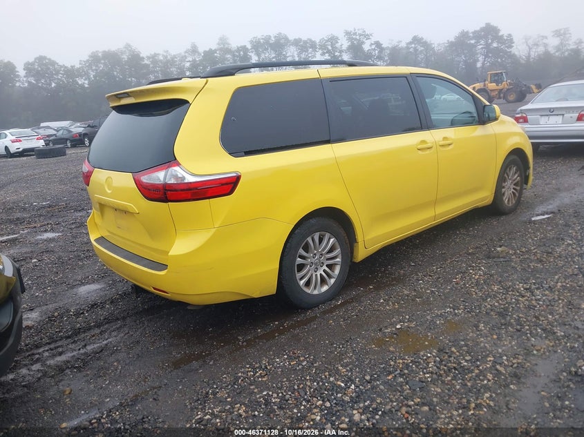 TOYOTA SIENNA - zdjęcie 4
