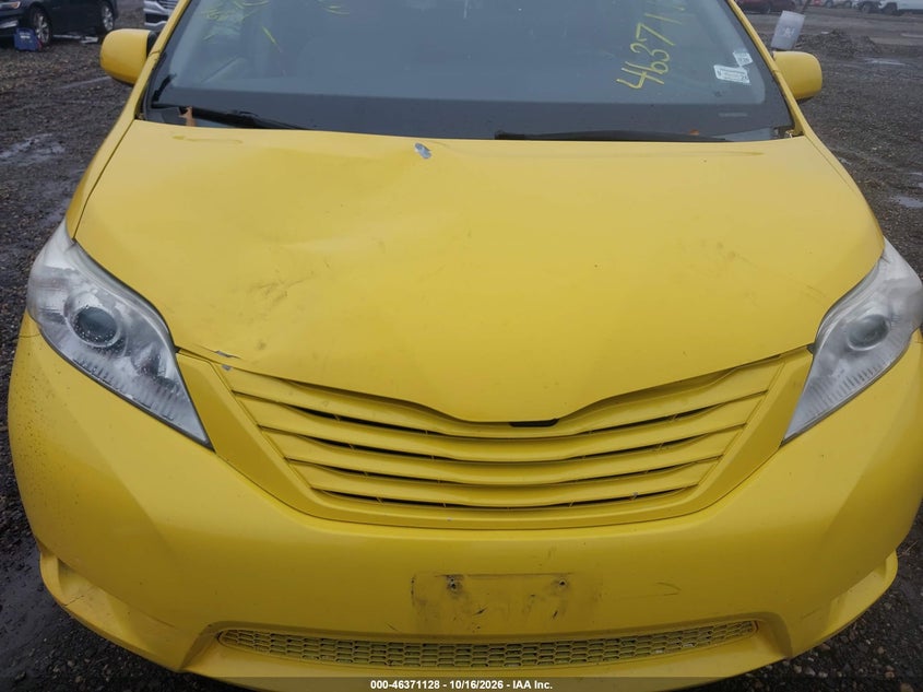 TOYOTA SIENNA - zdjęcie 6