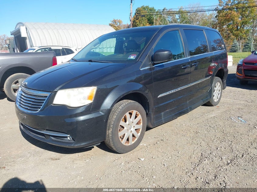 2013 CHRYSLER TOWN & COUNTRY TOURING · Фото 2