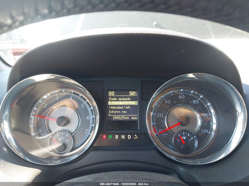 2013 CHRYSLER TOWN & COUNTRY TOURING · Фото 7