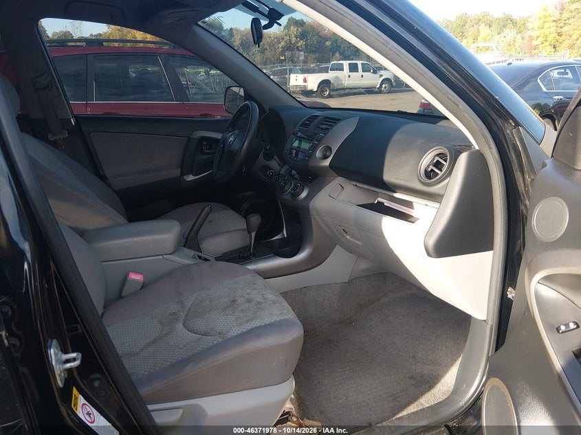 2008 TOYOTA RAV4 · Фото 5