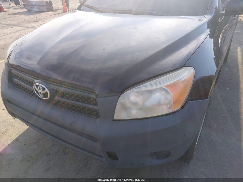 2008 TOYOTA RAV4 · Фото 6