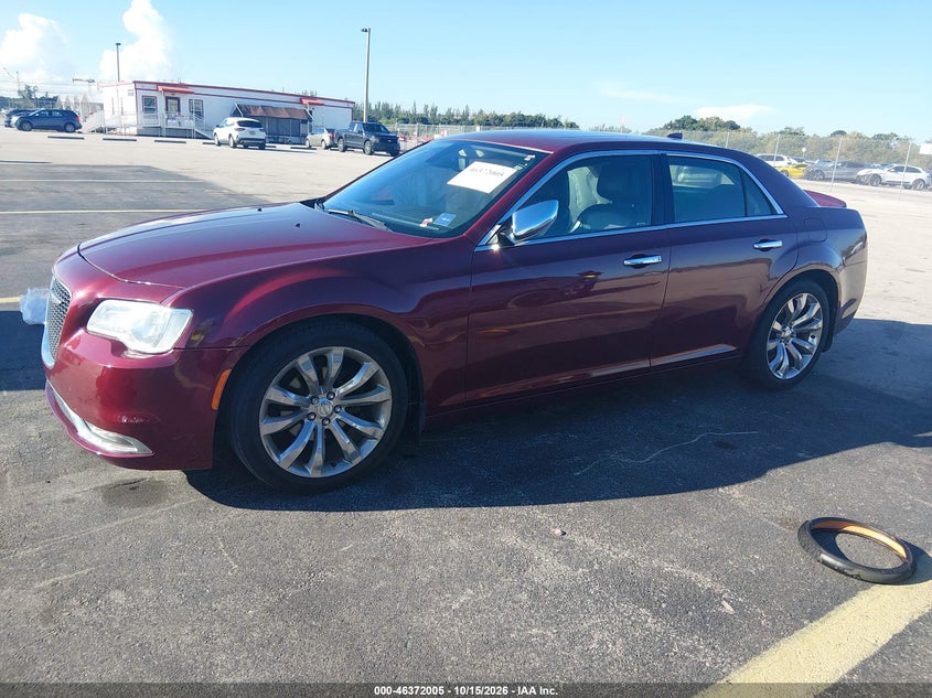 2019 Chrysler 300 Limited, Right Side, IAAI, VIN 2C3CCAEG6KH577523 — photo 2