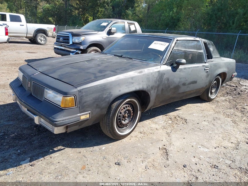 1986 Oldsmobile Cutlass Supreme, Механика, IAAI, VIN 1G3GR47Y5GR364556 — фото 2