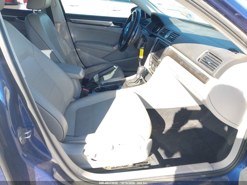 2016 VOLKSWAGEN PASSAT 1.8T SE · Фото 5