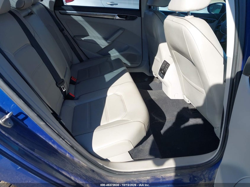 2016 VOLKSWAGEN PASSAT 1.8T SE · Фото 8