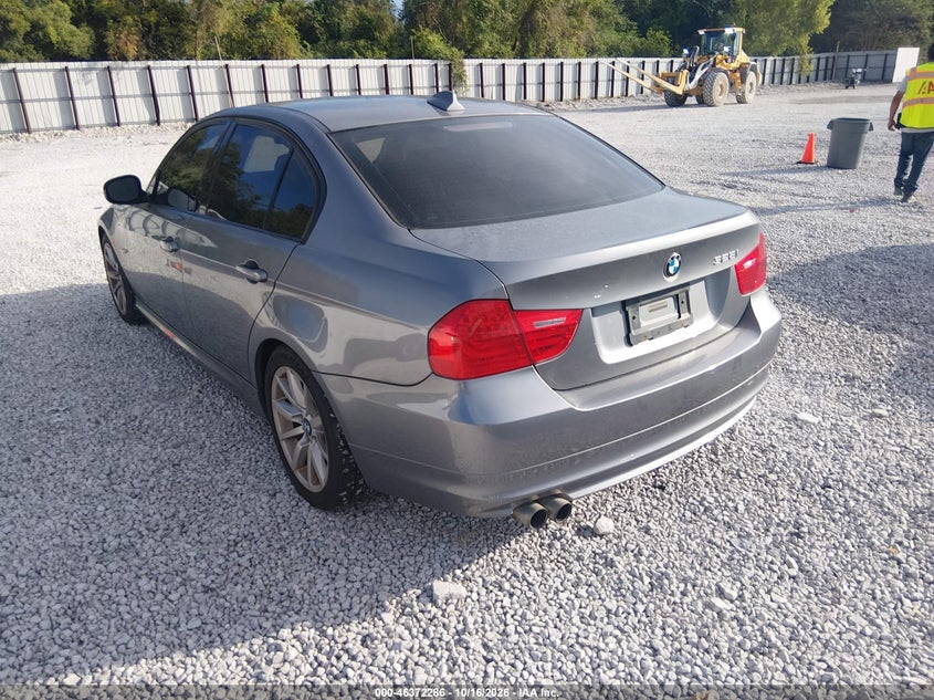 2011 BMW 328I · Фото 3