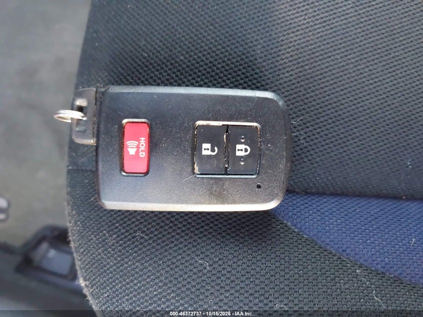 TOYOTA PRIUS C - zdjęcie 11