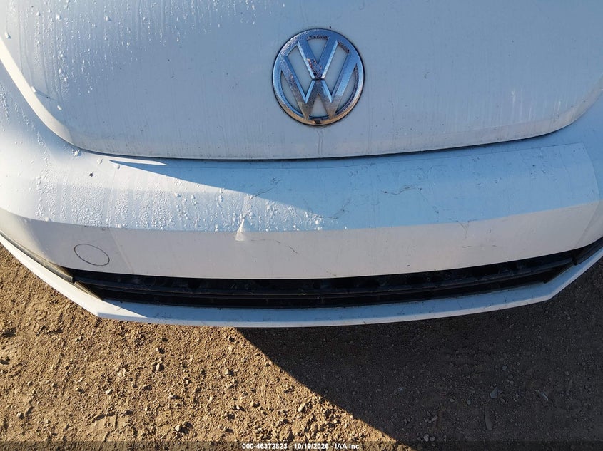 2014 VOLKSWAGEN BEETLE 1.8T ENTRY · Фото 6