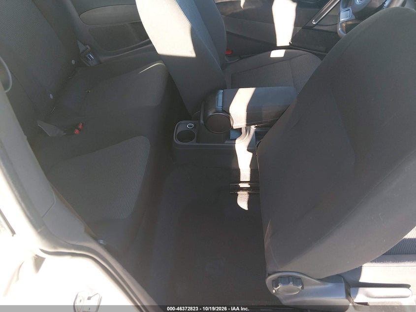 2014 VOLKSWAGEN BEETLE 1.8T ENTRY · Фото 8